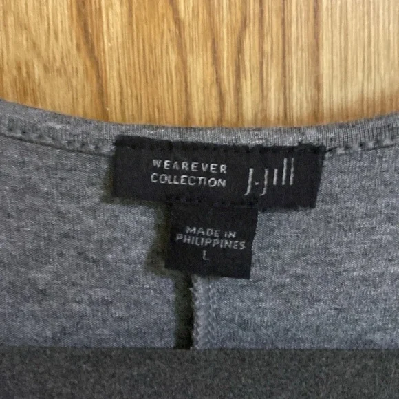 J. Jill Wearever Collection gray pullover size L Rayon Excellent condition - Picture 3 of 7
